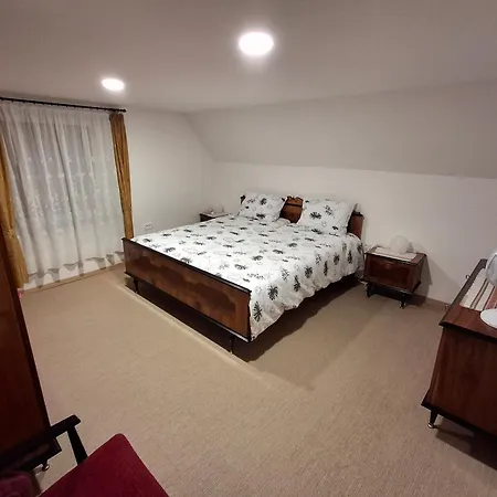 Apartma Hiska Vrh Апартаменты Stari Trg pri Lozu