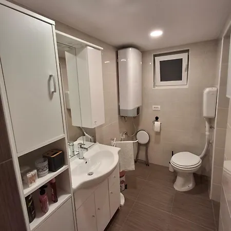 Apartma Hiska Vrh * Stari Trg pri Lozu